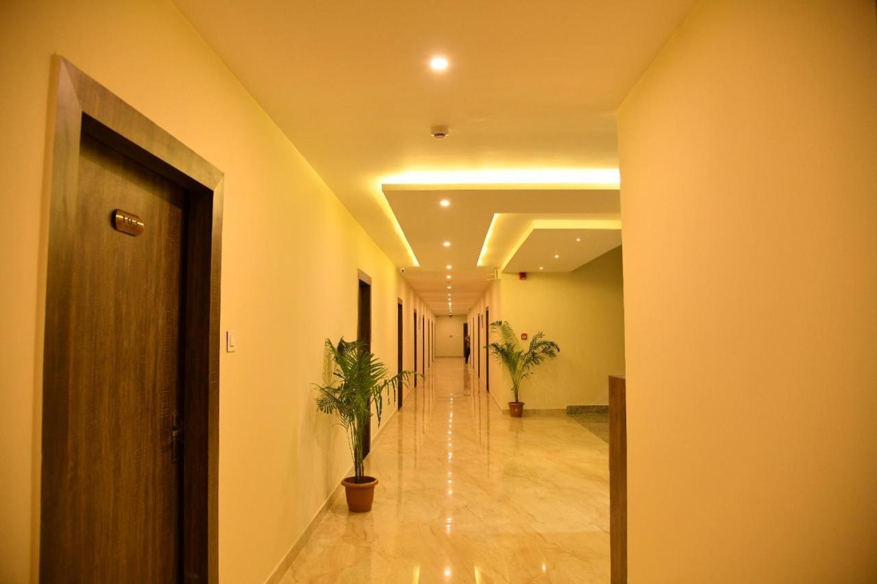 Hotel Silver Regency Guwahati Esterno foto